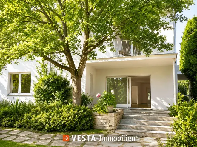 6 Zimmer Haus mit 247 m² in Frankfurt am Main – Bild 1