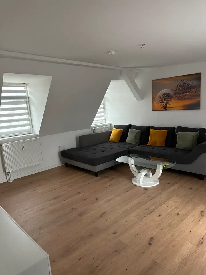 4 Zimmer Wohnung mit 130 m² in Gera – Bild 1