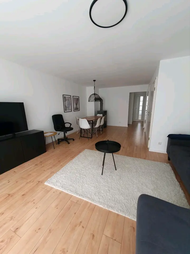 6 Zimmer Haus mit 181 m² in Stuttgart – Bild 1