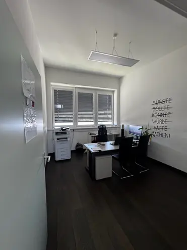 6 Zimmer Wohnung mit 233 m² in Augsburg – Bild 12