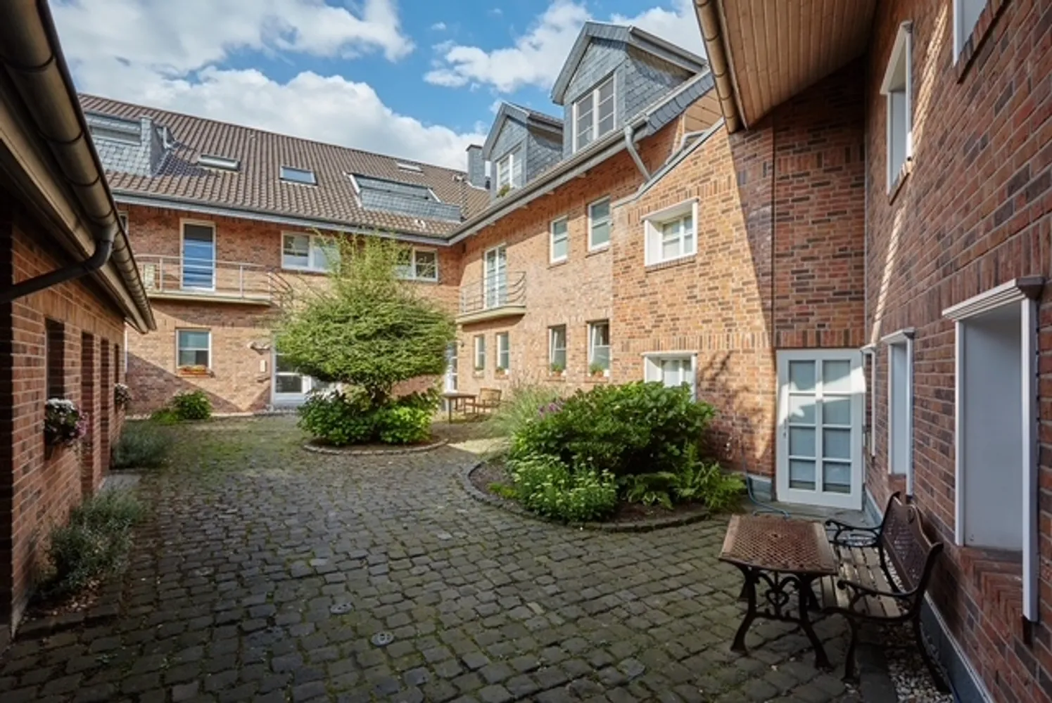 4 Zimmer Wohnung mit 117 m² in Mönchengladbach – Bild 1