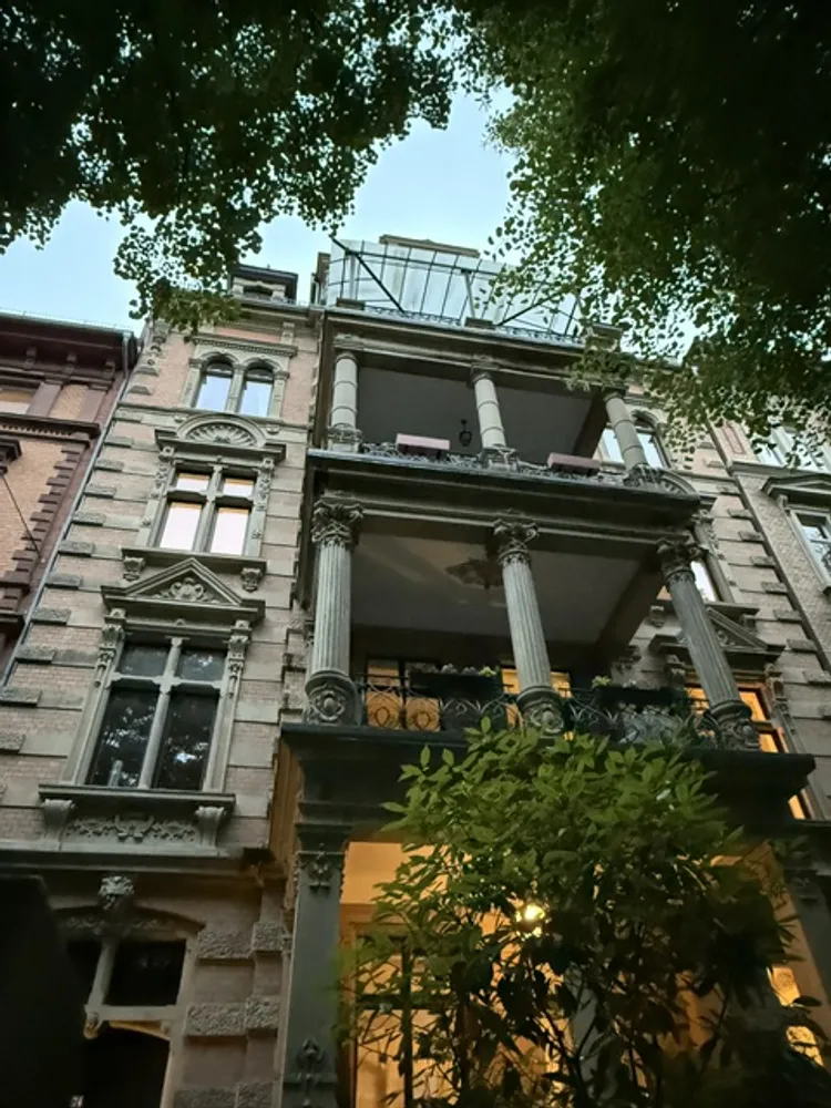 4 Zimmer Wohnung mit 141 m² in Wiesbaden – Bild 1