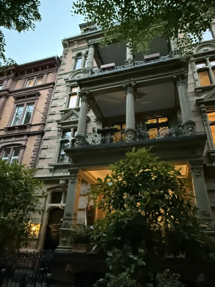 4 Zimmer Wohnung mit 141 m² in Wiesbaden – Bild 2