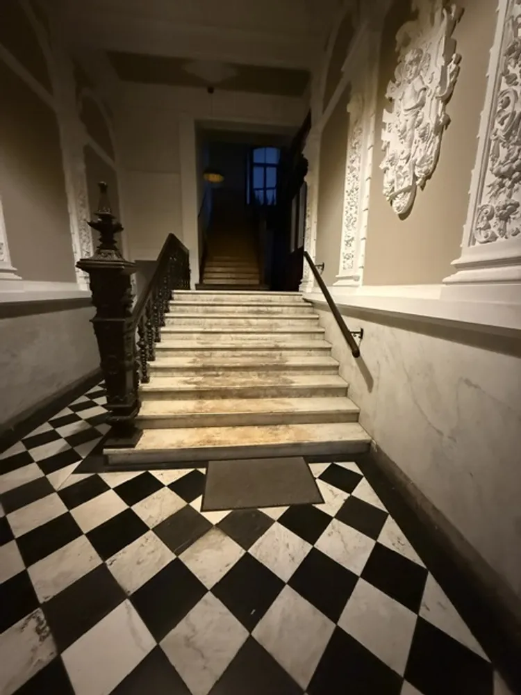 4 Zimmer Wohnung mit 141 m² in Wiesbaden – Bild 3