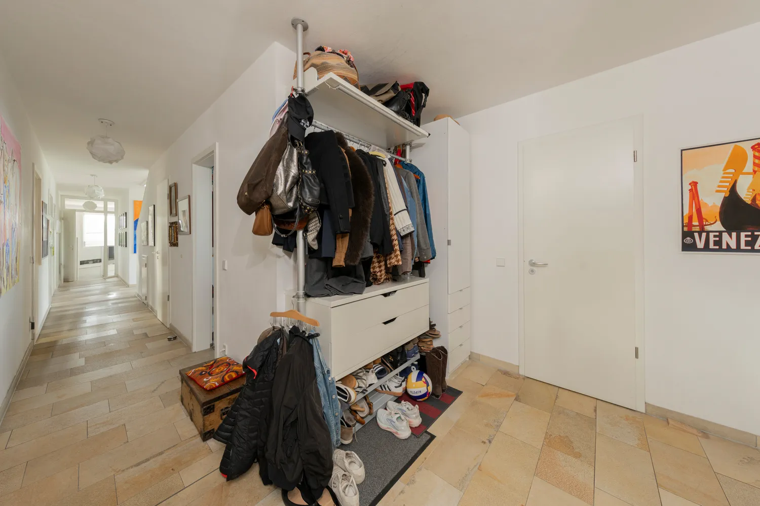 6 Zimmer Wohnung mit 180 m² in Regensburg – Bild 2