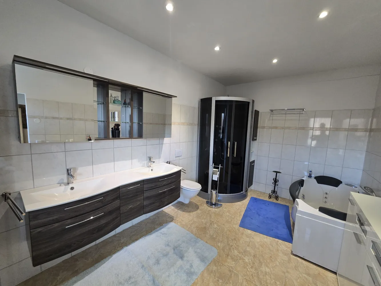 6 Zimmer Wohnung mit 155 m² in Berlin – Bild 2