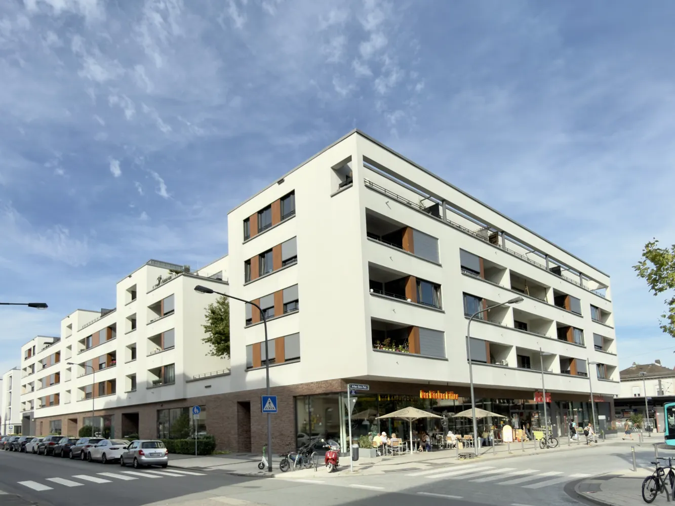 4 Zimmer Wohnung mit 123 m² in Frankfurt am Main – Bild 1