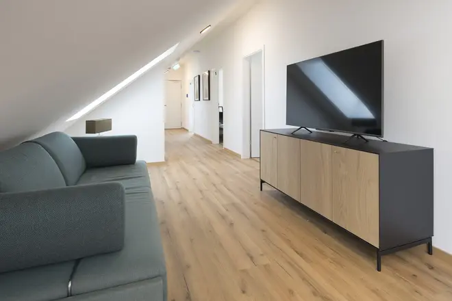 7 Zimmer Wohnung mit 135 m² in München – Bild 1