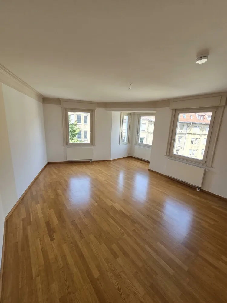 5 Zimmer Wohnung mit 155 m² in Stuttgart – Bild 1