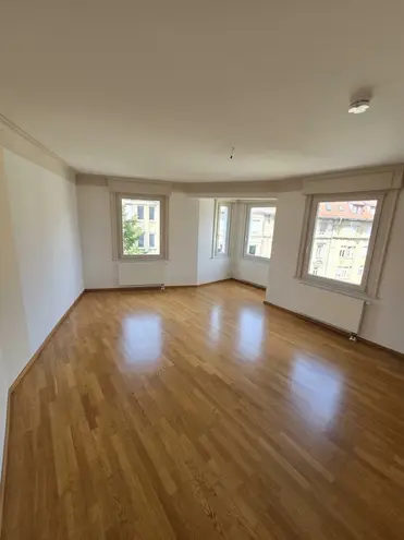 5 Zimmer Wohnung mit 155 m² in Stuttgart – Bild 1
