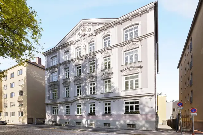 5 Zimmer Wohnung mit 169 m² in Augsburg – Bild 2