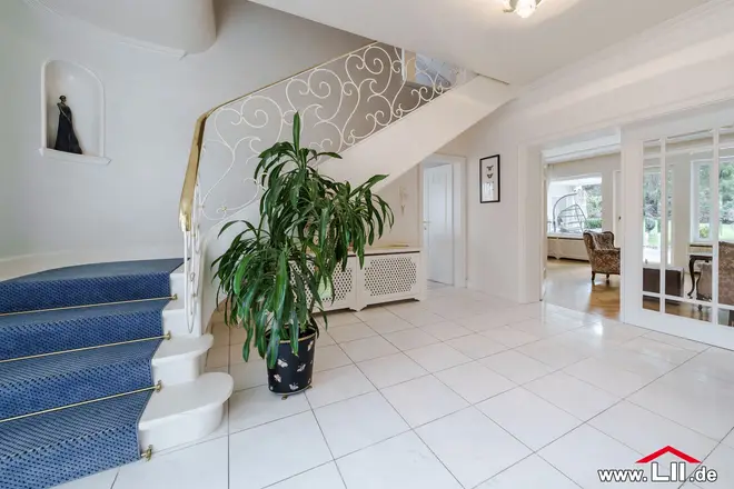 11 Zimmer Haus mit 405 m² in Frankfurt am Main – Bild 8