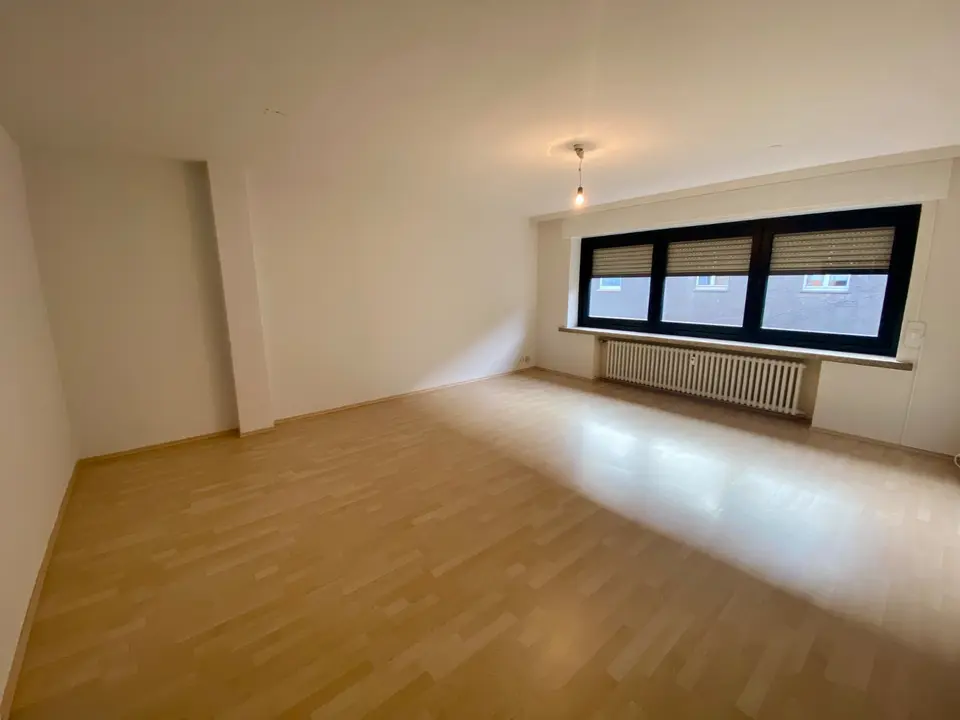 1 Zimmer Wohnung mit 70 m² in Krefeld – Bild 1
