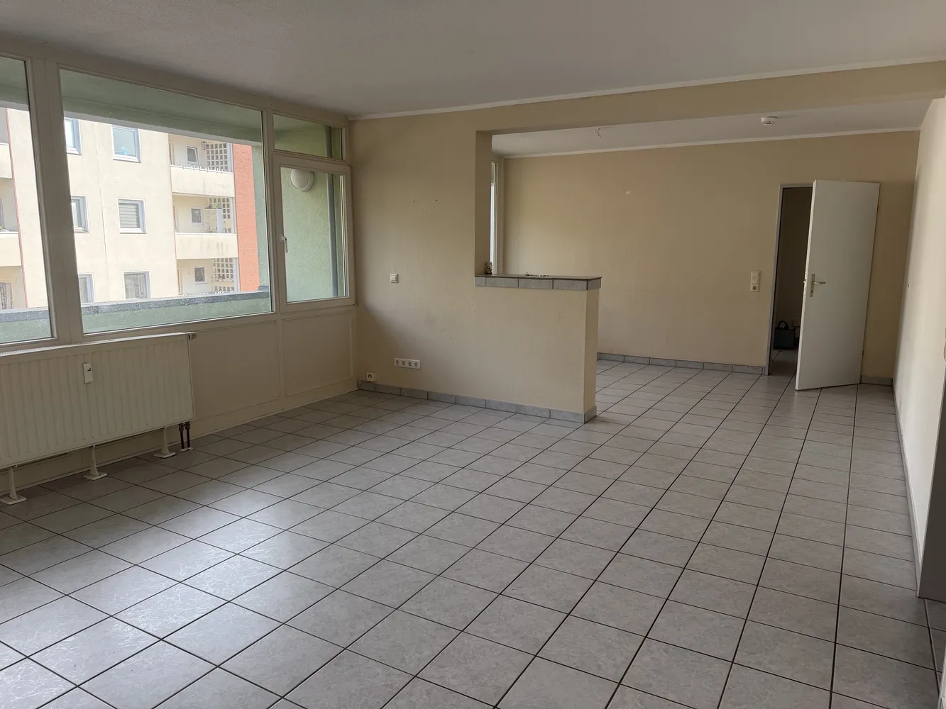 4 Zimmer Wohnung mit 113 m² in Leverkusen – Bild 1