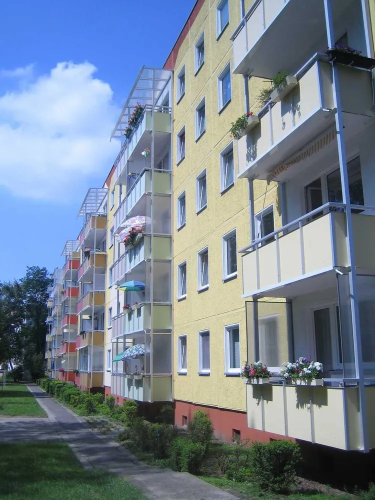 3 Zimmer Wohnung mit 66 m² in Neubrandenburg – Bild 2