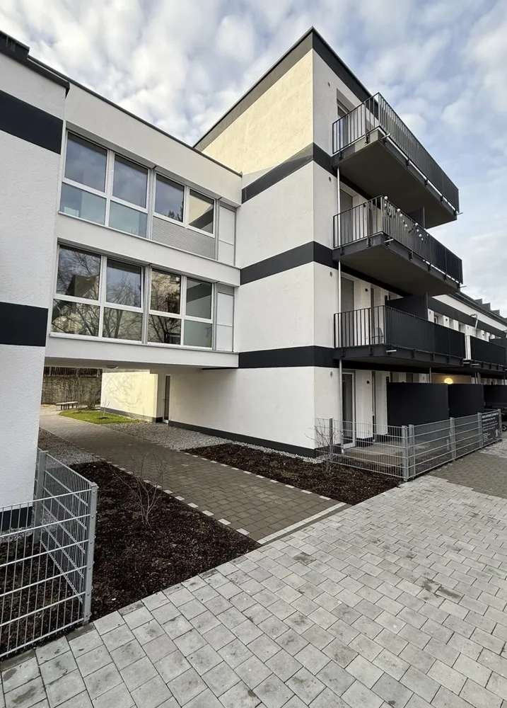2 Zimmer Wohnung mit 73 m² in Augsburg – Bild 1