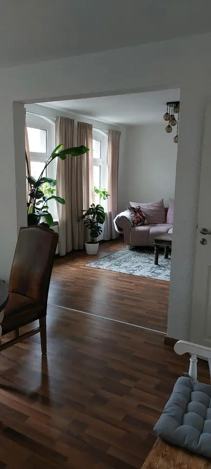 5 Zimmer Wohnung mit 102 m² in Halle (Saale) – Bild 1