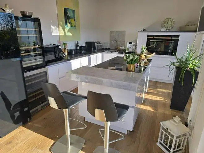 4 Zimmer Wohnung mit 172 m² in Neuss – Bild 1