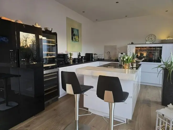 4 Zimmer Wohnung mit 172 m² in Neuss – Bild 3