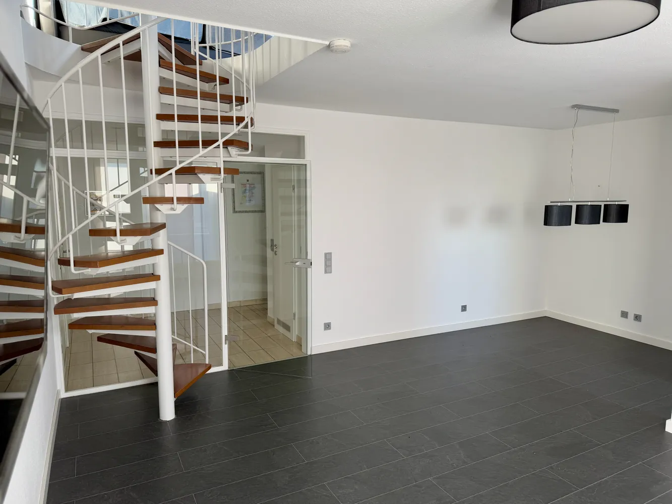 4 Zimmer Wohnung mit 69 m² in Krefeld – Bild 1