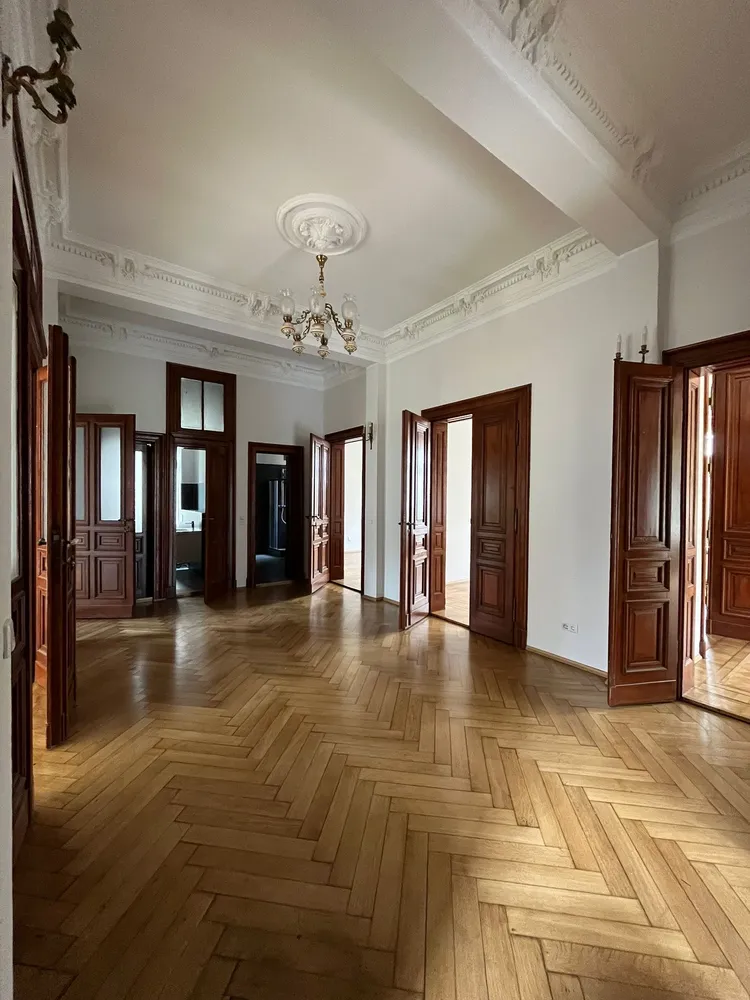 6 Zimmer Wohnung mit 180 m² in Leipzig – Bild 2
