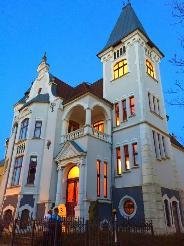 3 Zimmer Wohnung mit 141 m² in Rostock – Bild 1