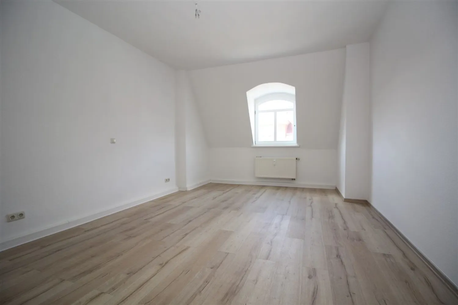 4 Zimmer Wohnung mit 110 m² in Plauen – Bild 7