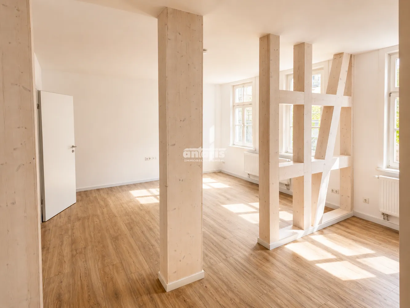4 Zimmer Wohnung mit 105 m² in Erfurt – Bild 1