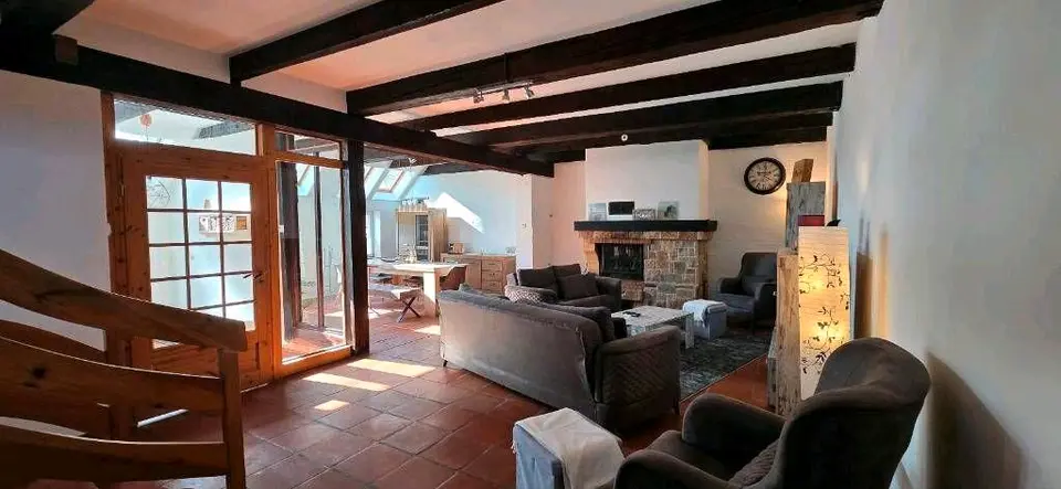 6 Zimmer Haus mit 200 m² in Neumünster – Bild 1