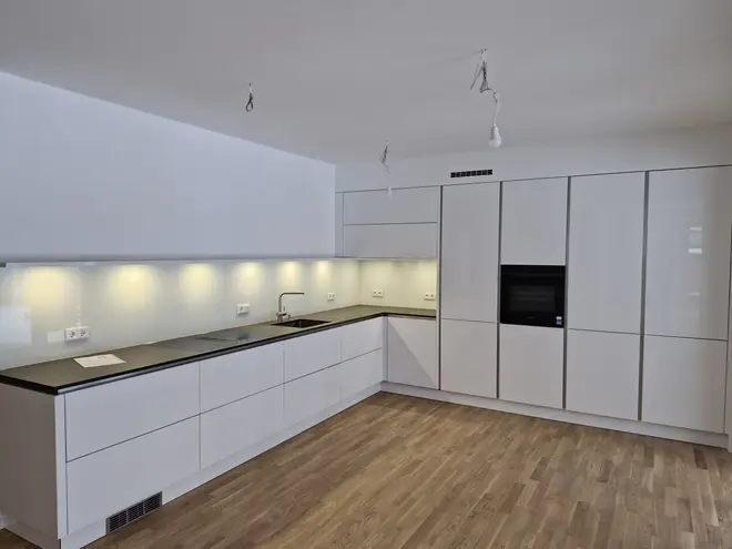 4 Zimmer Wohnung mit 158 m² in Hannover – Bild 2