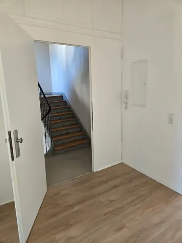 4 Zimmer Wohnung mit 107 m² in Frankfurt am Main – Bild 2