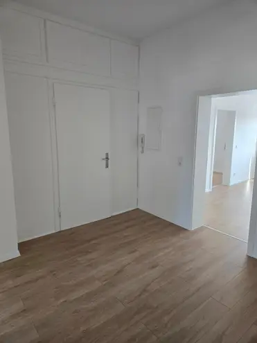 4 Zimmer Wohnung mit 107 m² in Frankfurt am Main – Bild 3