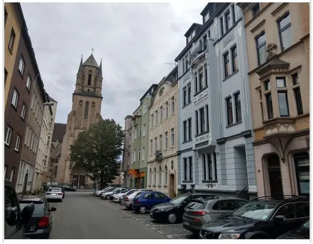4 Zimmer Wohnung mit 110 m² in Duisburg – Bild 1