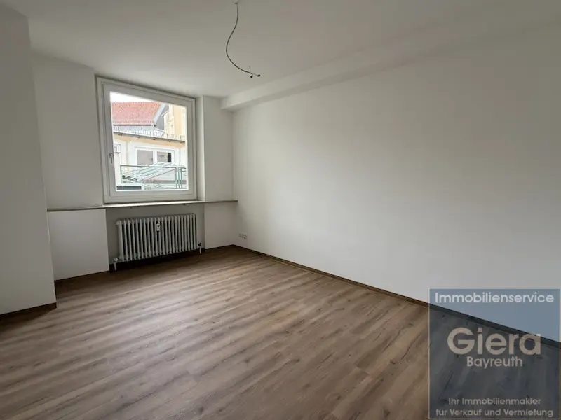 8 Zimmer Wohnung mit 15 m² in Bayreuth – Bild 2