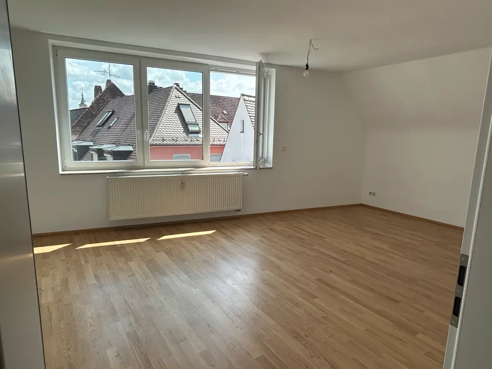 4 Zimmer Wohnung mit 100 m² in Würzburg – Bild 1