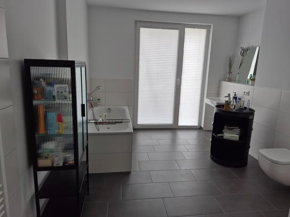2 Zimmer Wohnung mit 75 m² in Schwerin – Bild 2