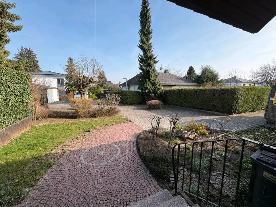 7 Zimmer Haus mit 200 m² in Oberursel – Bild 4