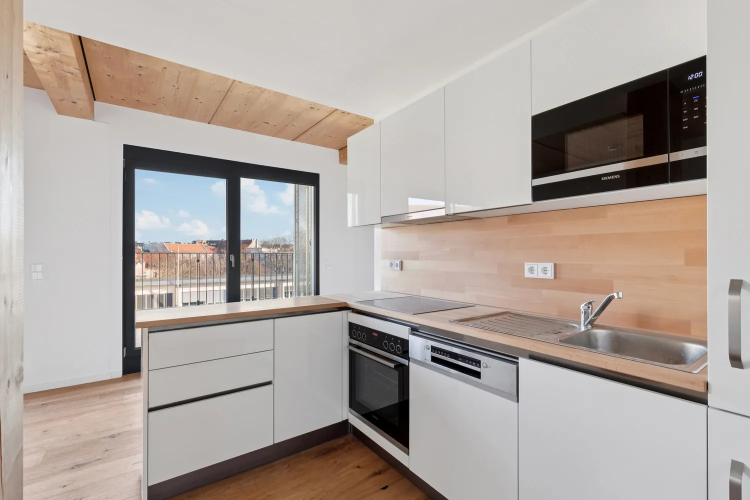 3 Zimmer Wohnung mit 102 m² in Berlin – Bild 2