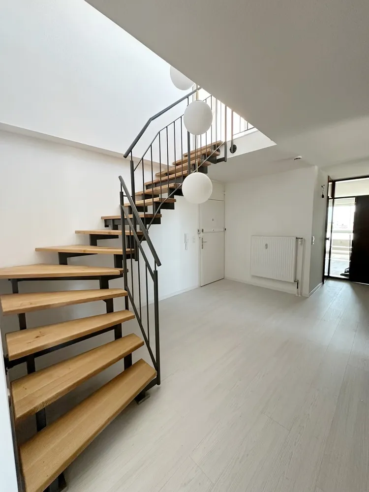 4 Zimmer Wohnung mit 140 m² in Karlsruhe – Bild 1