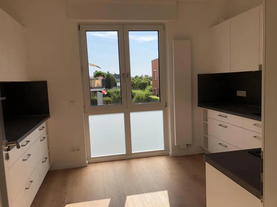 5 Zimmer Wohnung mit 150 m² in Oberursel – Bild 2