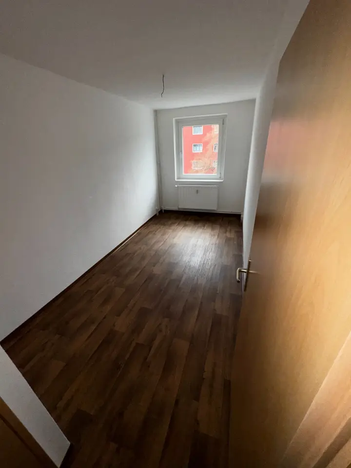 4 Zimmer Wohnung mit 70 m² in Magdeburg – Bild 1