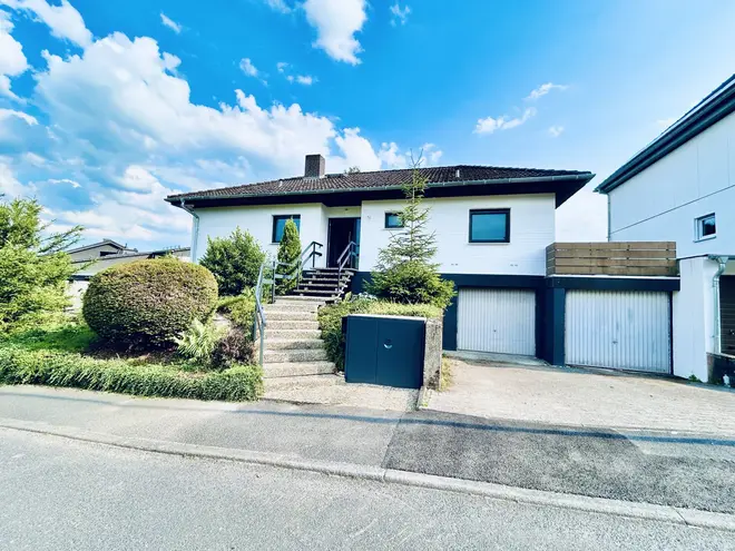 4 Zimmer Haus mit 135 m² in Wiesbaden – Bild 1