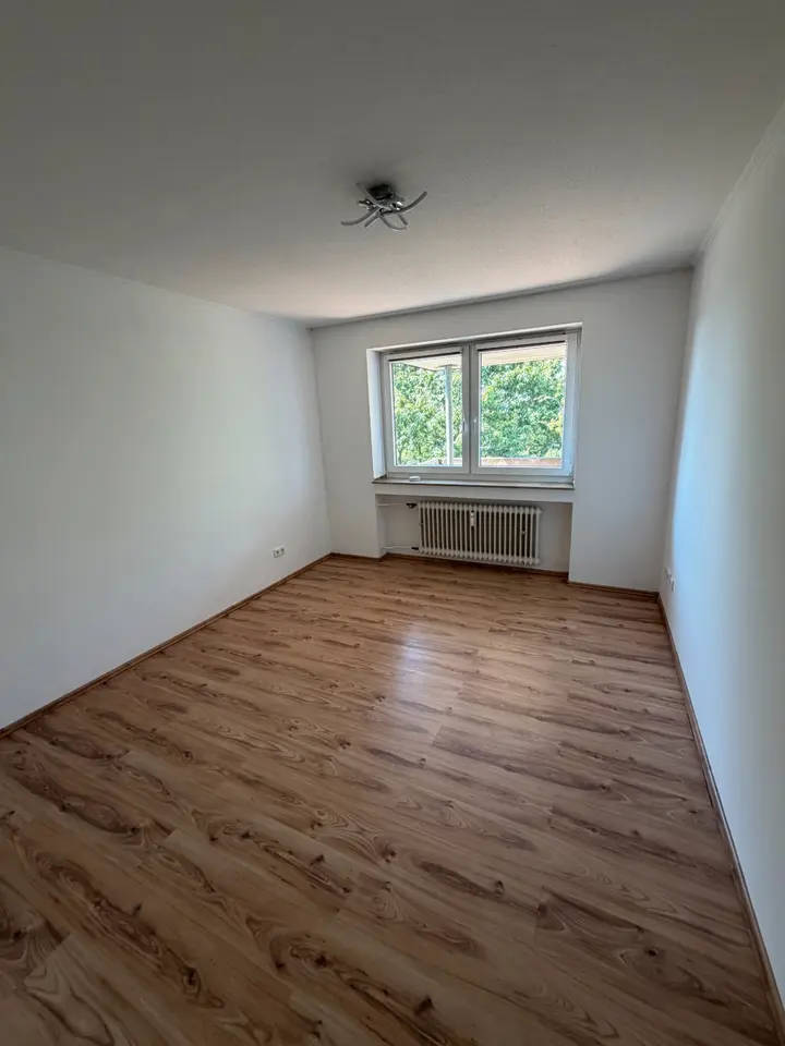 2 Zimmer Wohnung mit 66 m² in Oberhausen – Bild 2