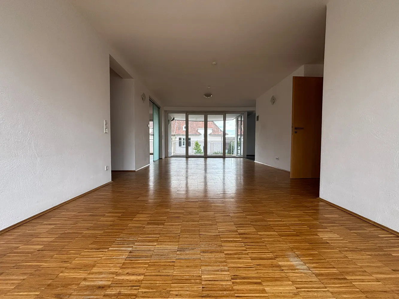 4 Zimmer Wohnung mit 135 m² in Kaiserslautern – Bild 2