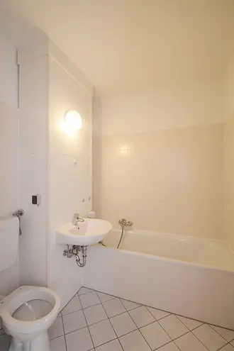 2 Zimmer Wohnung mit 53 m² in Halle (Saale) – Bild 3