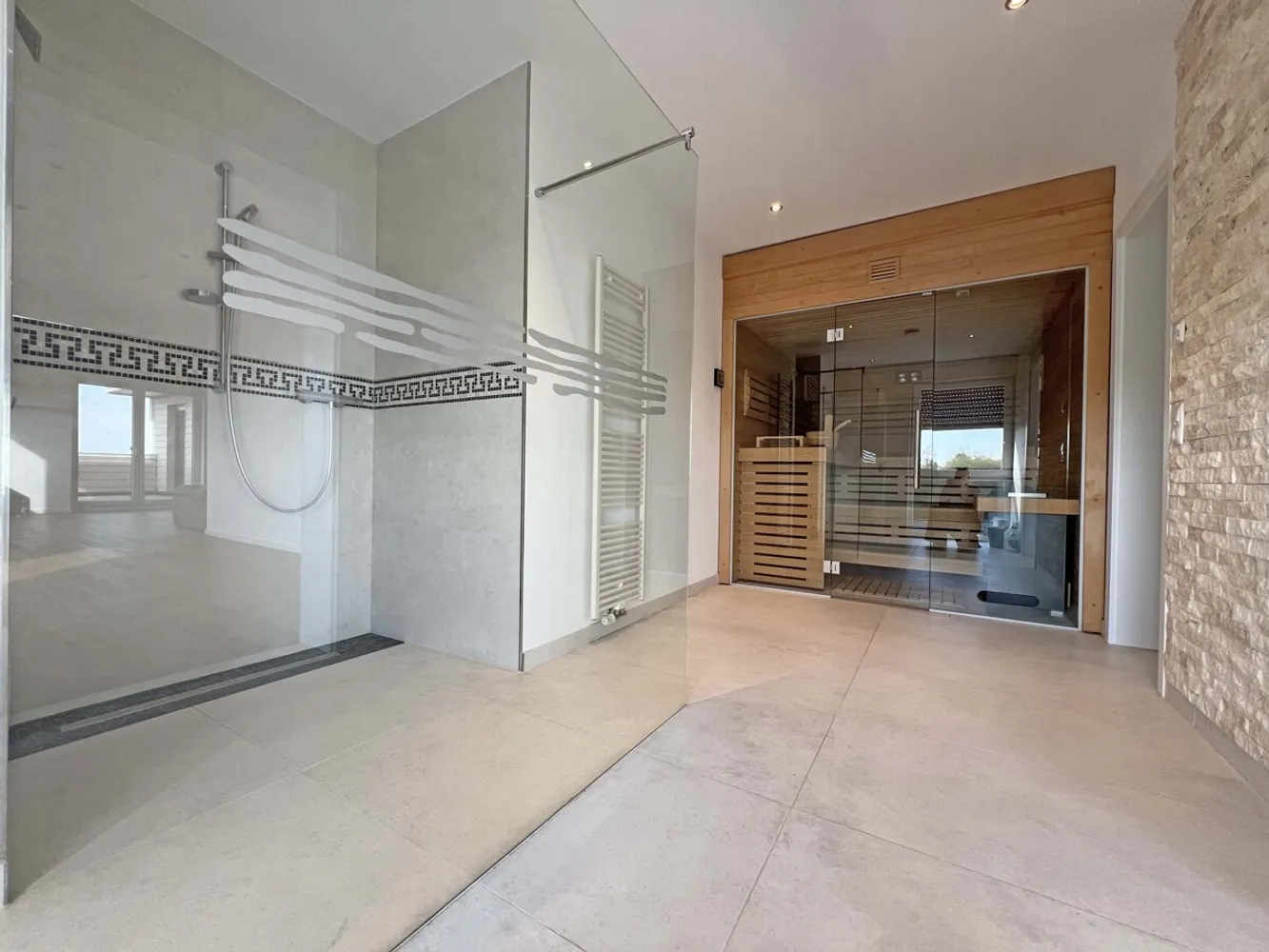 6 Zimmer Wohnung mit 423 m² in Oberursel (Taunus) – Bild 11