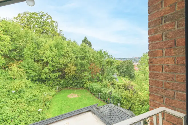 8 Zimmer Haus mit 393 m² in Stuttgart – Bild 6