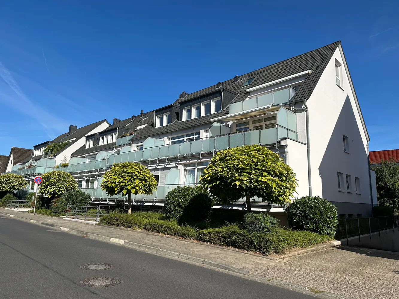 4 Zimmer Wohnung mit 127 m² in Leverkusen – Bild 1