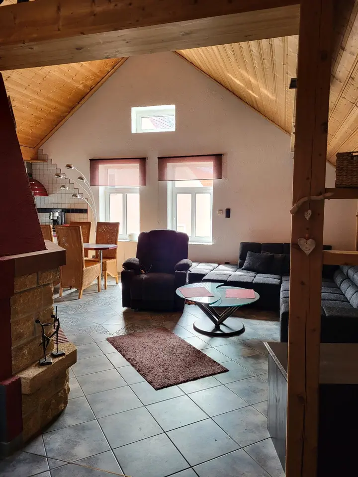 4 Zimmer Wohnung mit 95 m² in Gera – Bild 1
