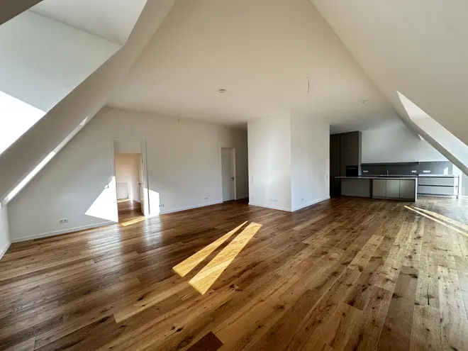 4 Zimmer Wohnung mit 181 m² in Kiel – Bild 1